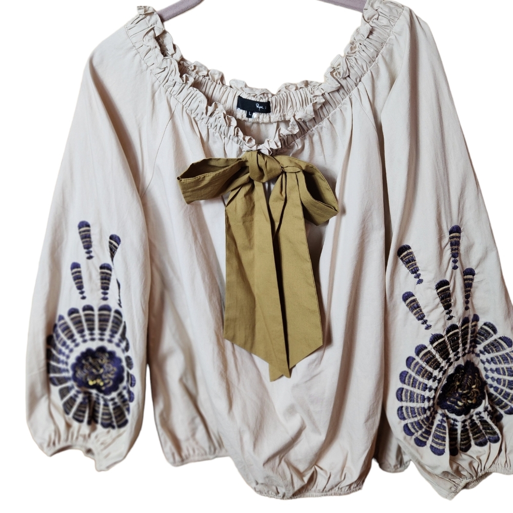 NWOT Ryu Embroidery front off the shoulder size Lg.
